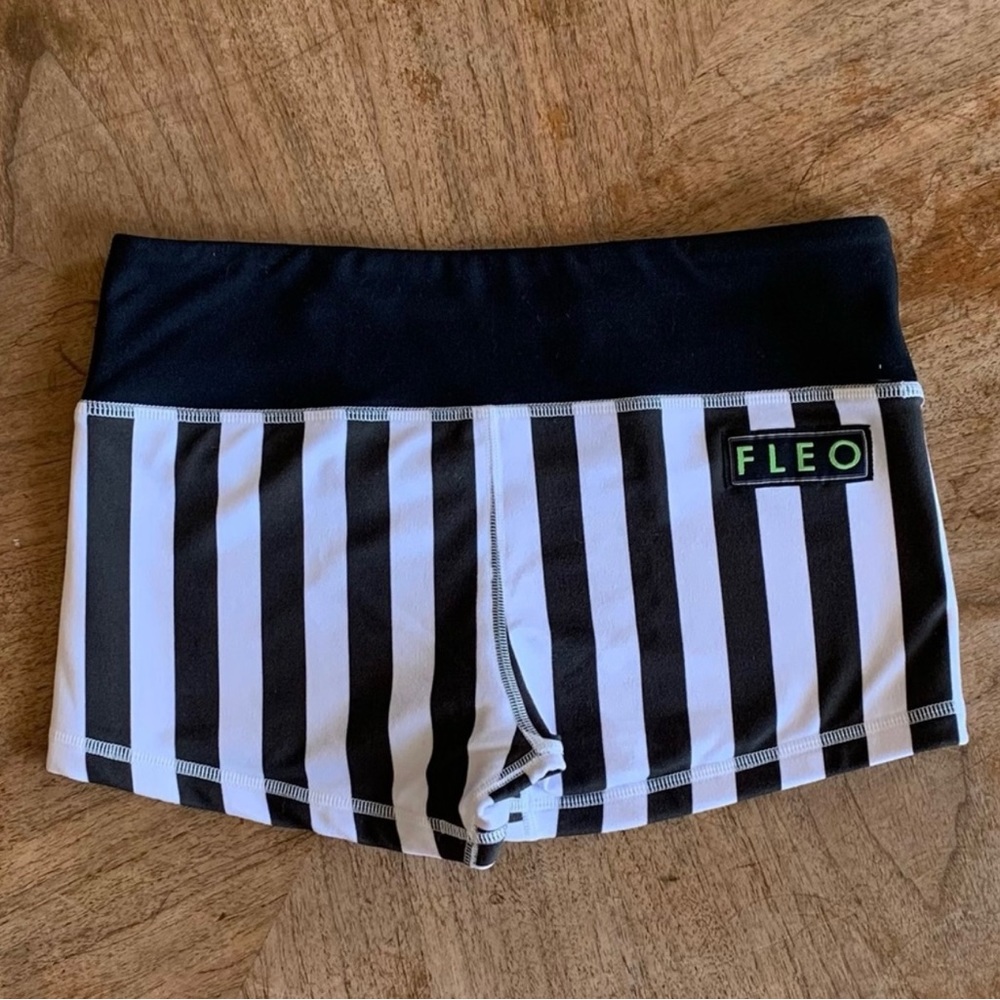 RARE!! LIKE NEW Fleo Beetlejuice Booty Shorts